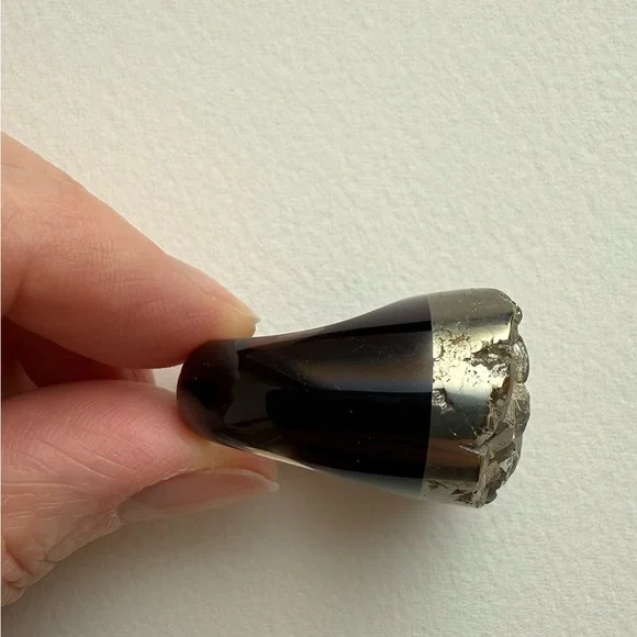 Pyrite Smoky Quartz Cocktail Statement Ring
Natural materials Handmade Brazil - Picture 6 of 7